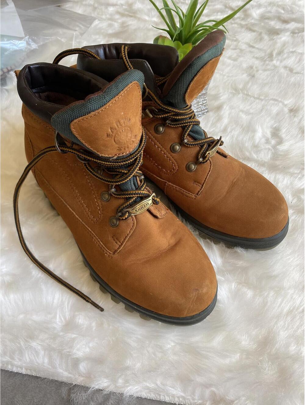 Earth Shoes Brown Leather Hiking Boots Size 7.5